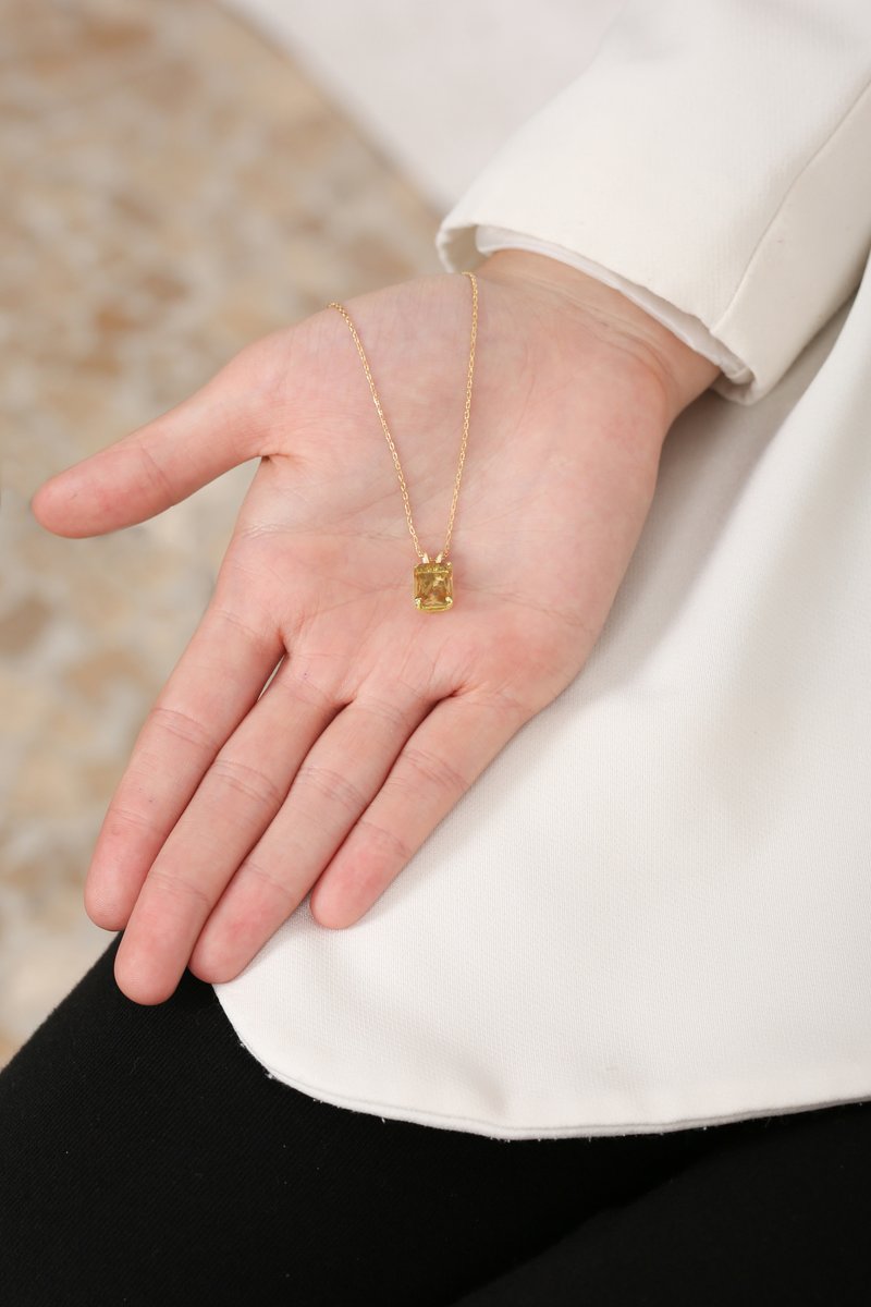 Model 9 Stone 1 Gold